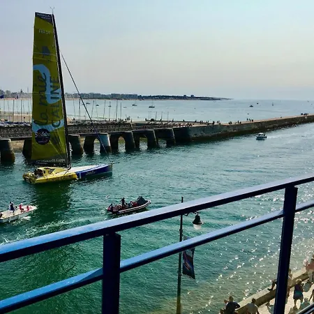 Avec Vue Sur Le Chenal Et L'ocean